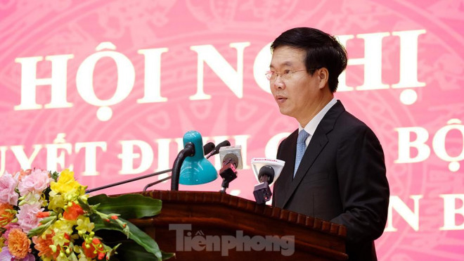 Toàn cảnh lễ trao Quyết định cho Tân Bí thư Thành uỷ Hà Nội Đinh Tiến Dũng - 7