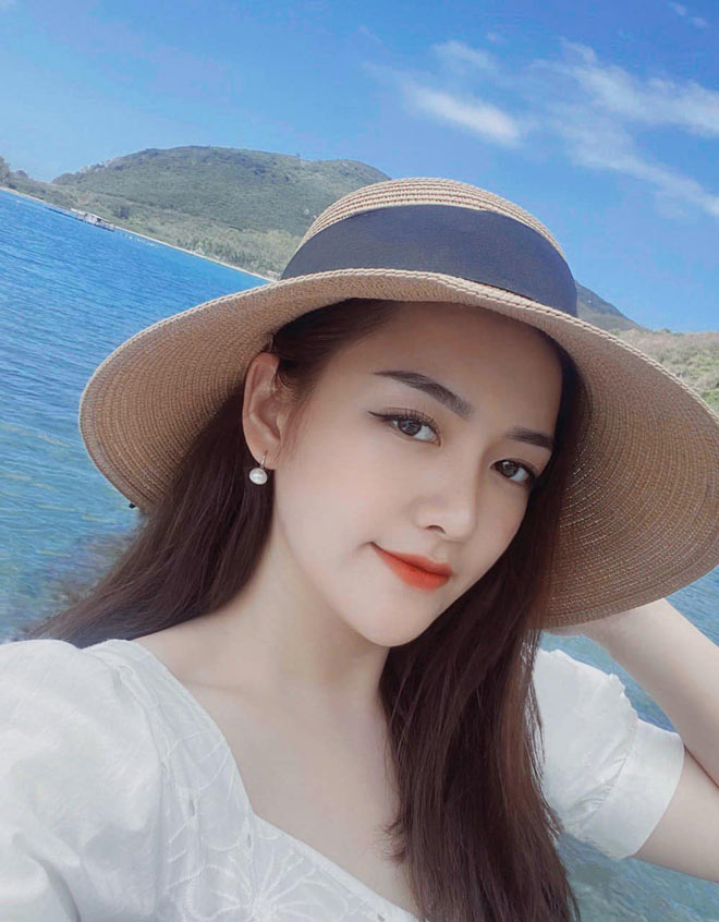 Nữ sinh Ngoại thương đeo vàng trĩu cổ, kín tay trong ngày cưới - 6