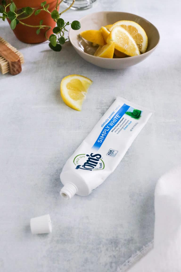 10 cách tẩy móng ố vàng trở nên trắng sạch tinh tươm - 4