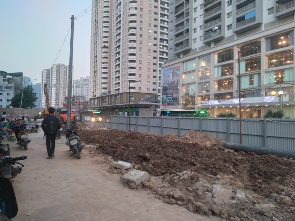 Rõ sự thật thông tin "phát hiện 1 người đàn ông dưới lòng đất" khi đào đường Tố Hữu - 2
