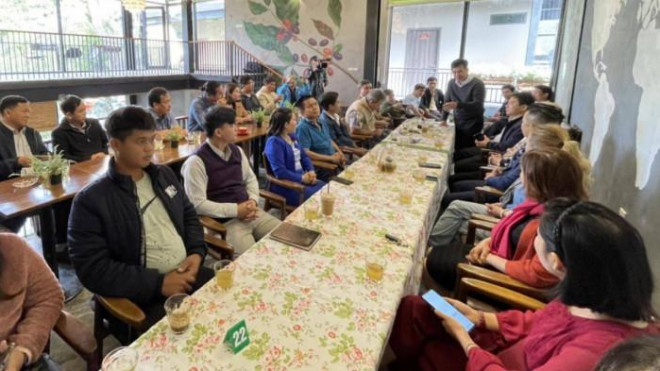 Video "chủ tịch huyện khuyên đi làm phải có phong bì": Cắt không đầy đủ! - 2