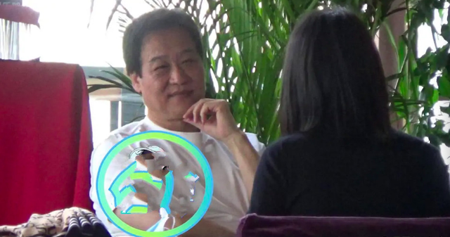 Cha nuôi Lưu Diệc Phi đã chia tay bạn gái kém 30 tuổi? - 1