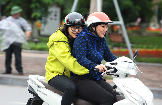 Tin tức 24h qua: Ôtô đâm điên cuồng vào hàng loạt xe máy và một xe tải, 7 người thương vong - 3