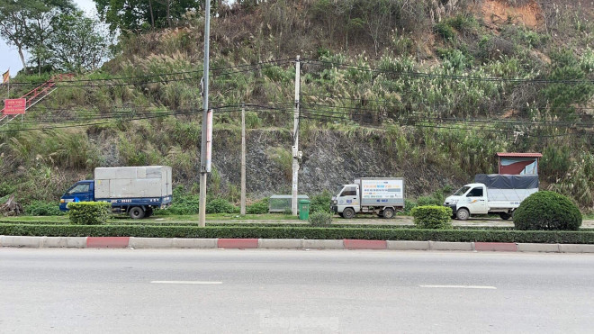 Xử lý người đàn ông xích con vào cột điện bêu ven đường ở Lạng Sơn - 2