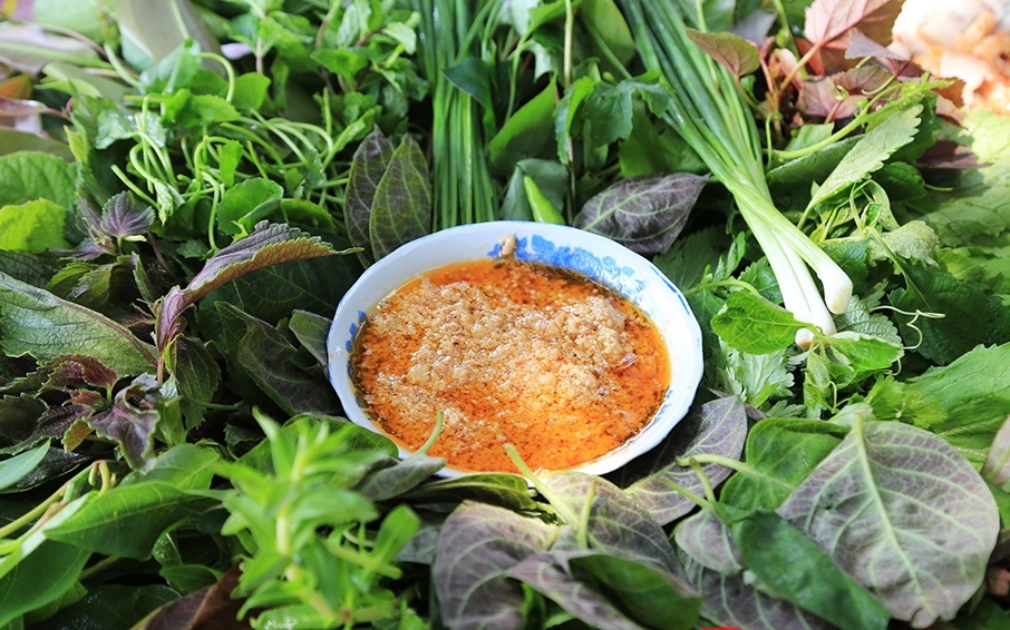 Món đặc sản ít thịt, nhiều lá khiến ai cũng mê mẩn - 3