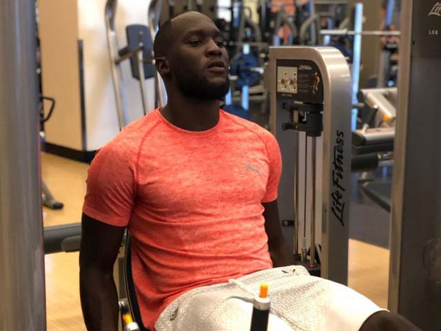 Tin mới nhất bóng đá tối 16/4: Lukaku nâng tạ 100 kg khi mới 15 tuổi - 1