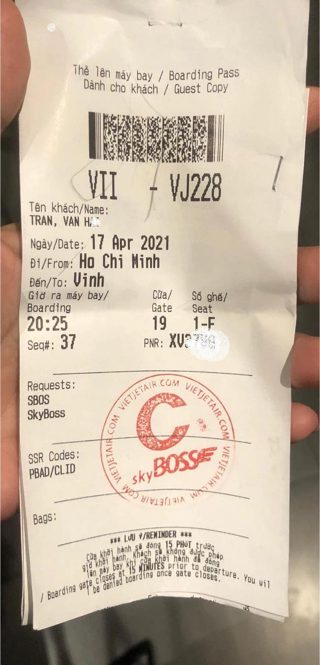 Câu chuyện xúc động phía sau người cha òa khóc nức nở ở phòng chờ sân bay - 2