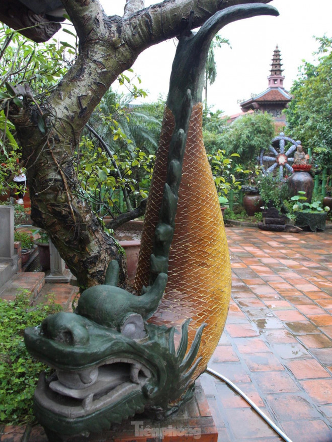 Độc đáo ngôi chùa phủ đầy gốm sứ - 9