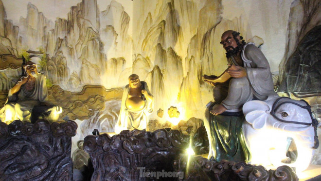 Độc đáo ngôi chùa phủ đầy gốm sứ - 7