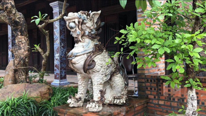 Độc đáo ngôi chùa phủ đầy gốm sứ - 12