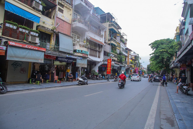 Phố phường Hà Nội khác lạ trong ngày Giỗ tổ Hùng Vương - 10
