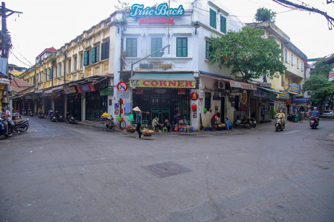 Phố phường Hà Nội khác lạ trong ngày Giỗ tổ Hùng Vương - 9