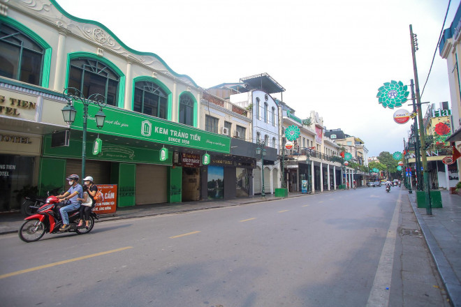 Phố phường Hà Nội khác lạ trong ngày Giỗ tổ Hùng Vương - 14