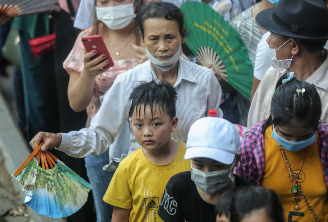 "Biển người" đổ về Đền Hùng trong ngày Giỗ Tổ - 13