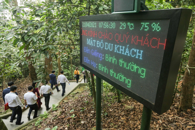 "Biển người" đổ về Đền Hùng trong ngày Giỗ Tổ - 15