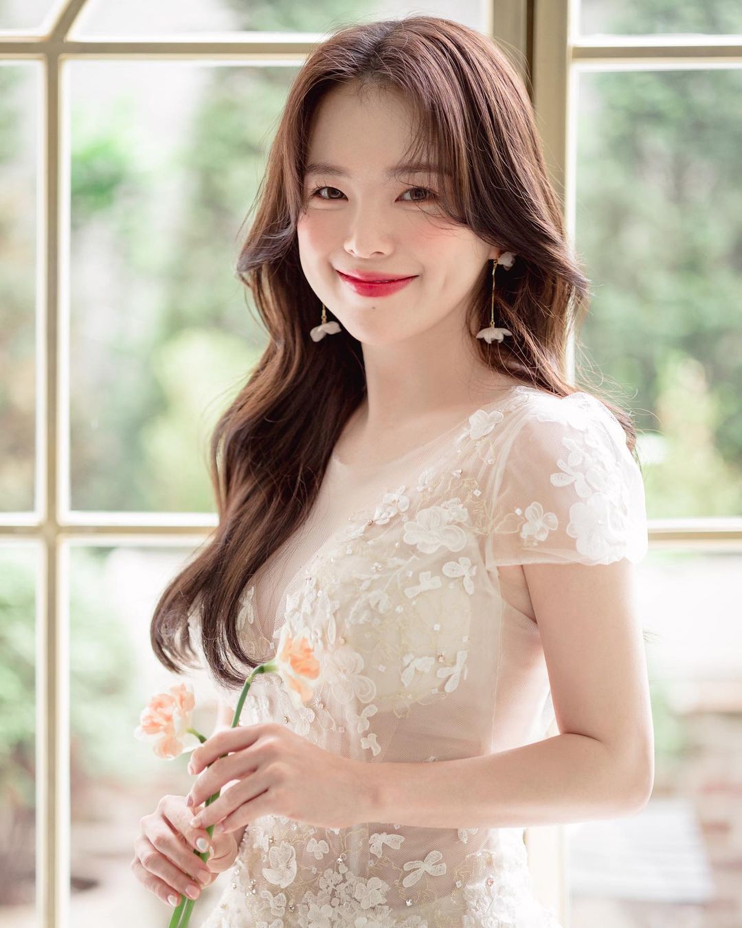 Hình ảnh cô dâu mặc váy cưới sang xịn mịn  Tu Linh Boutique