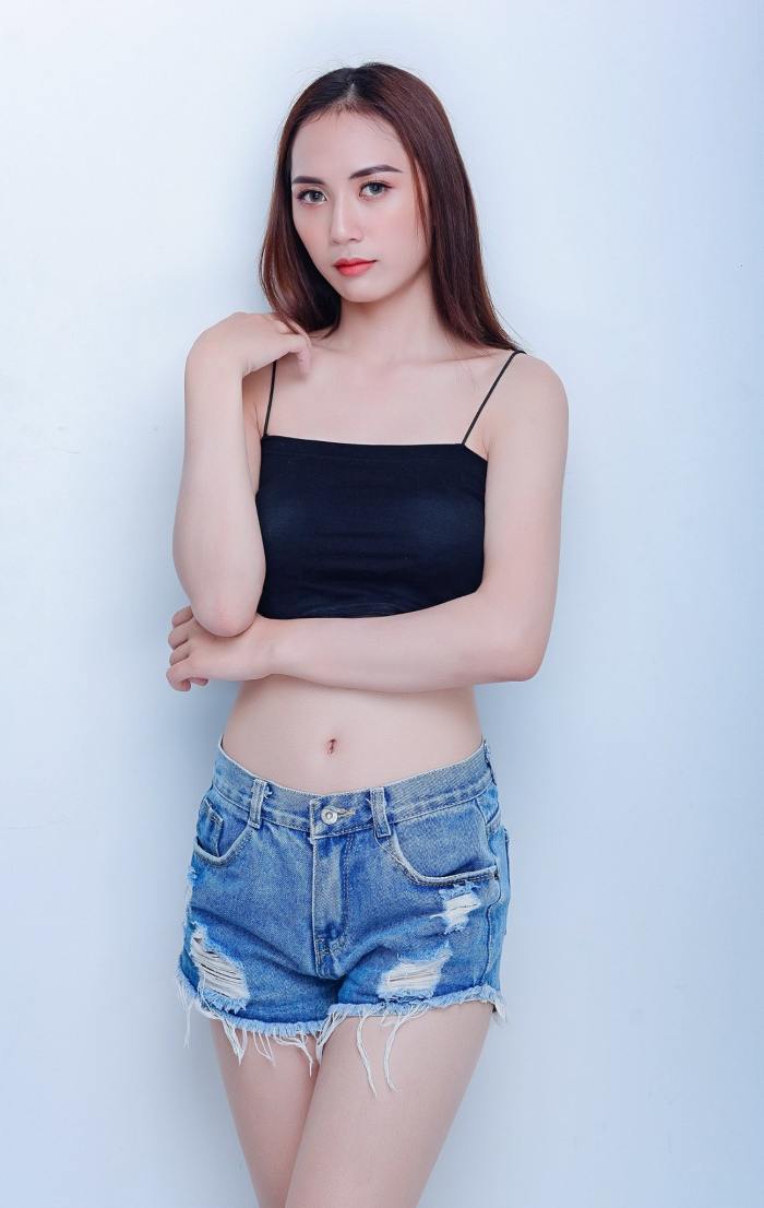 Thí sinh HH Hoàn Vũ Việt Nam có eo của "nữ hoàng nội y" nhưng được khuyên nên rút lui - 4