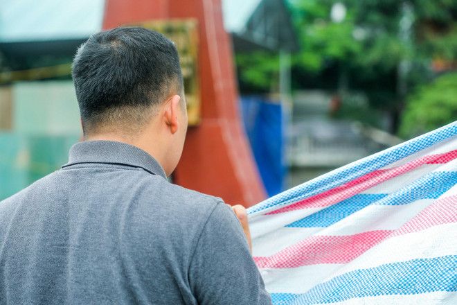 CLIP: Cận cảnh xác máy bay B-52 lộ thiên sau khi hút nước hồ Hữu Tiệp - 15