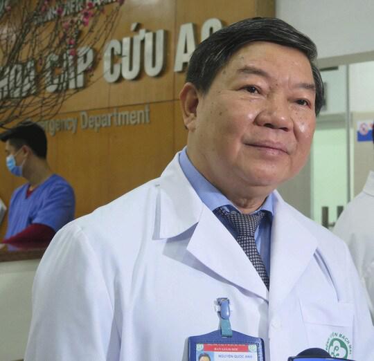 Nâng giá thiết bị y tế ở Bệnh viện Bạch Mai: Cựu Giám đốc tự ý đi &#34;đi đêm&#34; - 1
