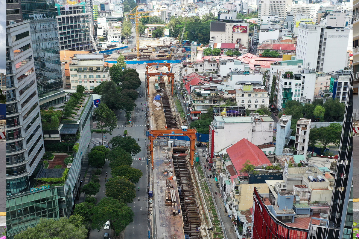 Khoảnh khắc tháo rào chắn metro sau 7 năm án ngữ bên phố đi bộ Sài Gòn - 16