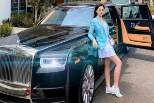 RollsRoyce concept uses an AI assistant and projected red carpet to make  your commute luxurious  Mashable