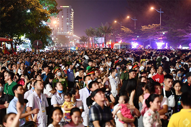 Bùng nổ và mãn nhãn đêm khai mạc Lễ hội du lịch biển 2021 tại Sầm Sơn, Thanh Hóa - 8