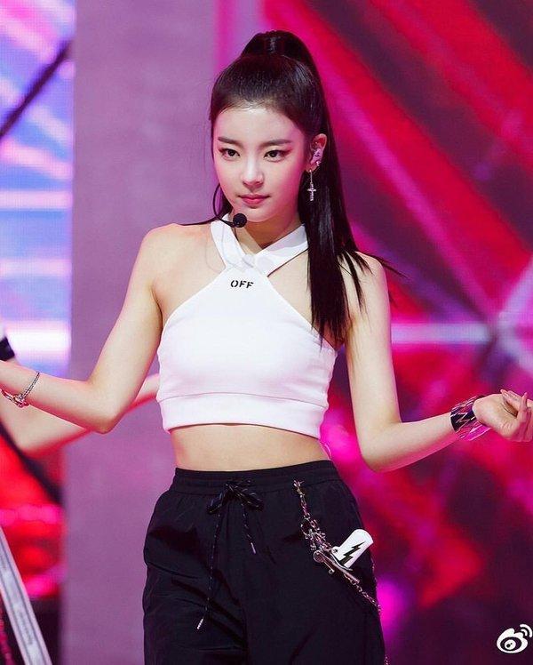Top 10 nữ idol có “nhan sắc tỷ lệ nghịch với tài năng”: Jisoo (BLACKPINK) cũng bị réo tên - 2