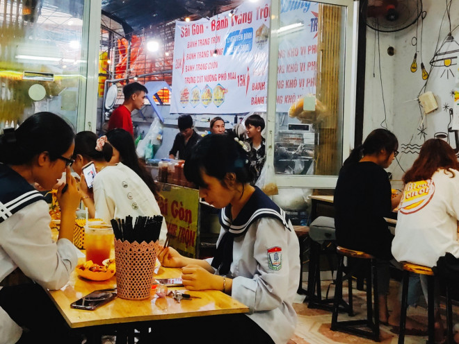 Những món ăn vặt cực hấp dẫn “hút” giới trẻ vào buổi tối - 4