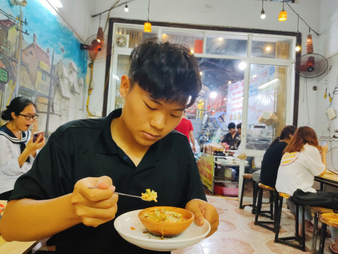 Những món ăn vặt cực hấp dẫn “hút” giới trẻ vào buổi tối - 7