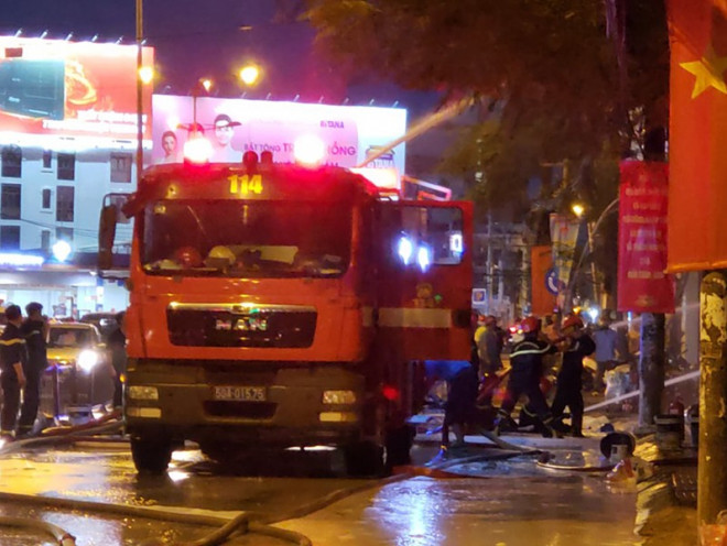 Đang cháy ở đường Lý Thường Kiệt, gần bệnh viện Thống Nhất - 10