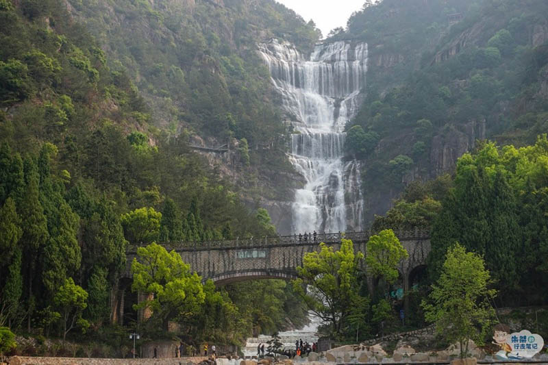 Thác nước cao nhất ở Trung Quốc, xuất hiện trở lại sau 60 năm khô cạn - 5
