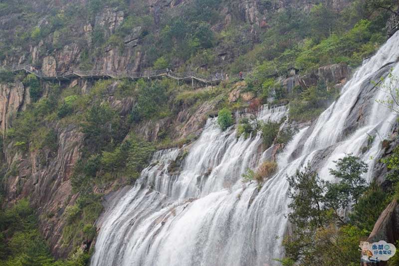 Thác nước cao nhất ở Trung Quốc, xuất hiện trở lại sau 60 năm khô cạn - 7