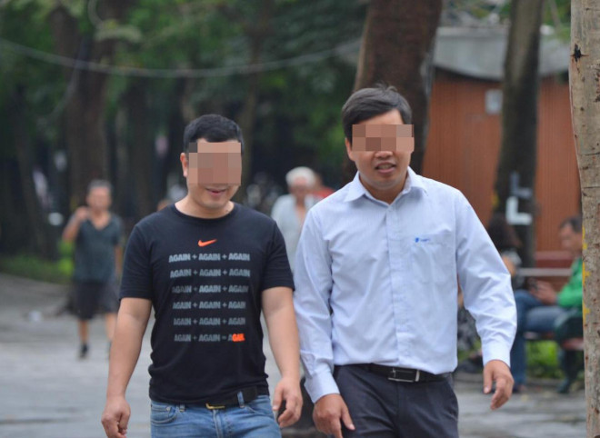 Dịch COVID-19 có nguy cơ bùng phát, người Hà Nội vẫn vô tư "quên" đeo khẩu trang - 10