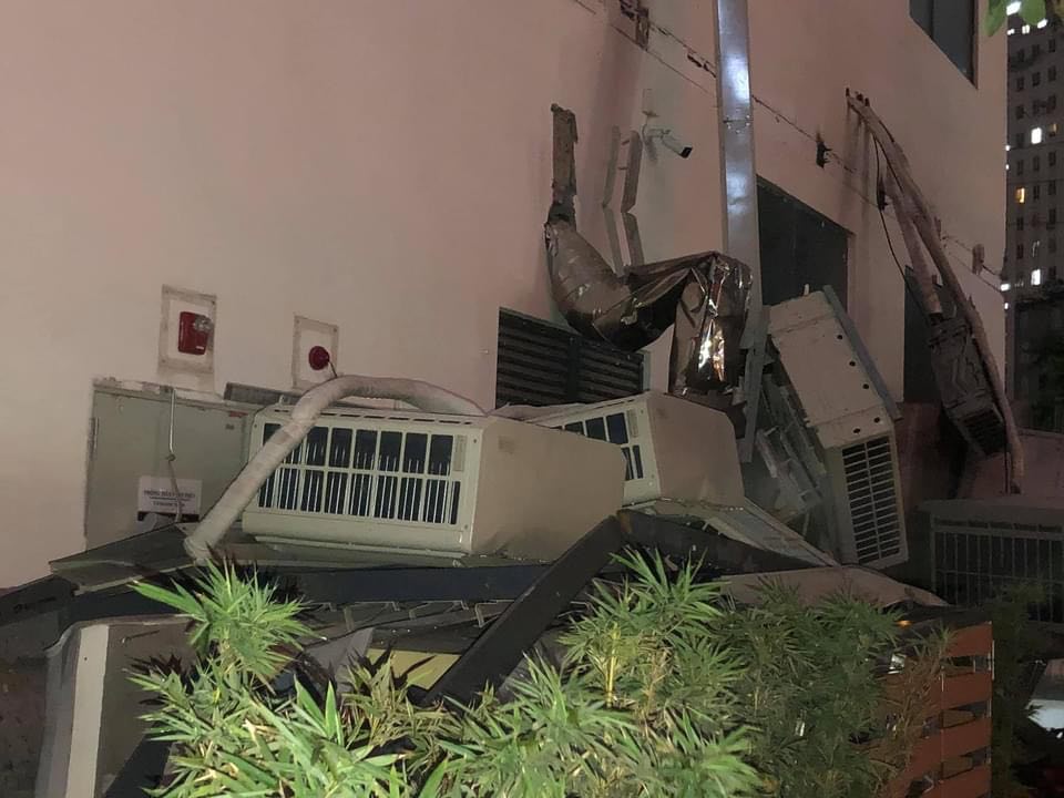 Hà Nội: Giàn nóng điều hoà “khổng lồ” đổ sập xuống sân chơi trẻ em ở chung cư - 2