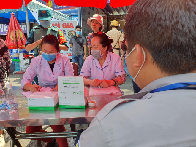 Tài xế xe khách bất ngờ tố xe máy chạy rất ẩu! - 4