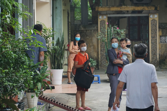 Phong tỏa con ngõ nơi ca mắc COVID-19 ở Hà Nội sinh sống - 3