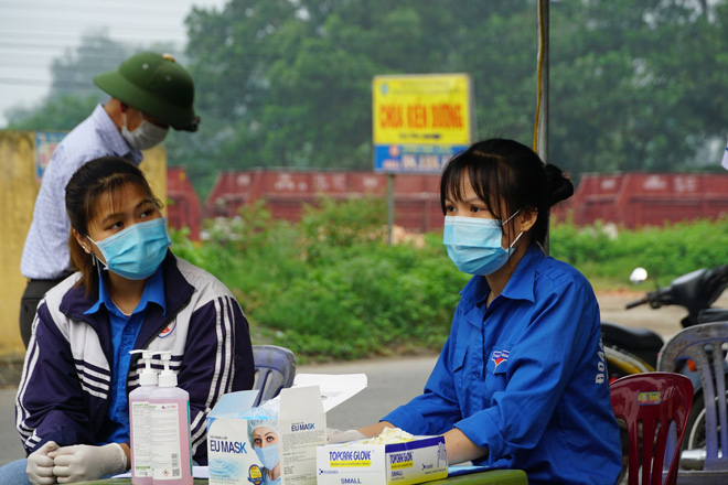 Phong tỏa con ngõ nơi ca mắc COVID-19 ở Hà Nội sinh sống - 2