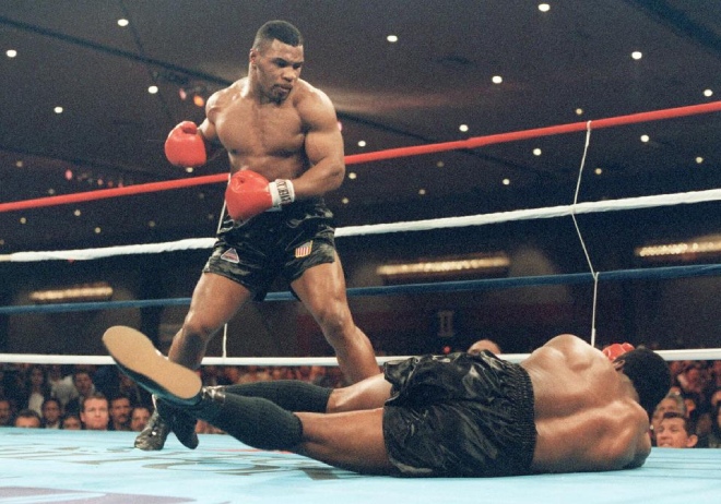 Mike Tyson &#34;Thép&#34; kiếm triệu đô nhờ điều này, võ sĩ cắn tai đối thủ lại gây sốc - 1