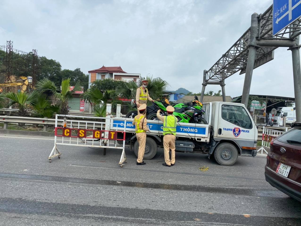 CSGT bắt giữ 9 xe phân khối lớn đi vào cao tốc Hà Nội – Thái Nguyên - 2