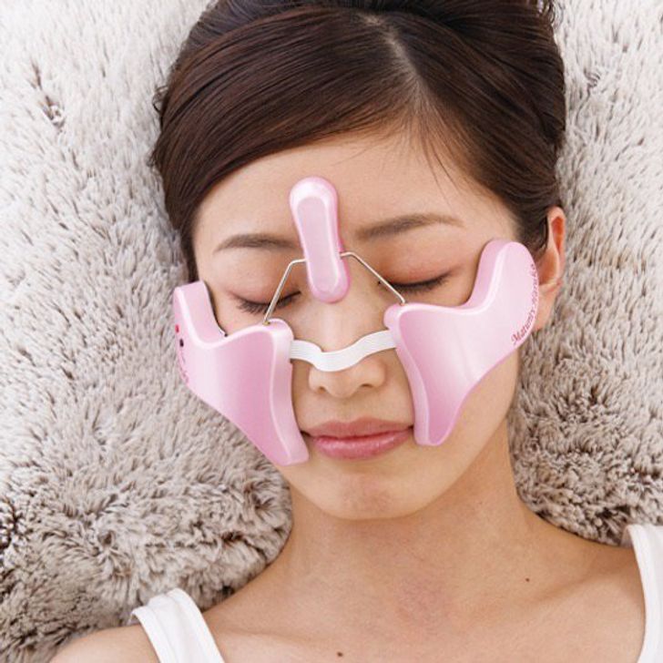 Những công cụ làm đẹp quái đản của châu Á - 3