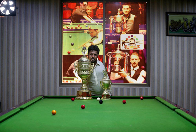 The strangest billiard star on the planet: Two hands are still champions - 5