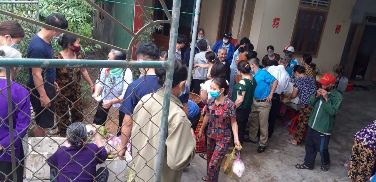 Hoãn đám cưới để chống dịch COVID-19, người dân chung tay “giải cứu” 150 mâm cỗ - 4