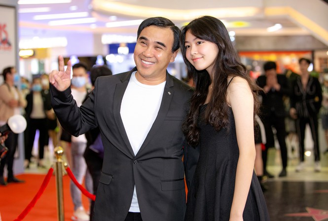 Con gái MC Quyền Linh cao 1,7m xinh như hoa hậu, fan nô nức xin làm rể - 9