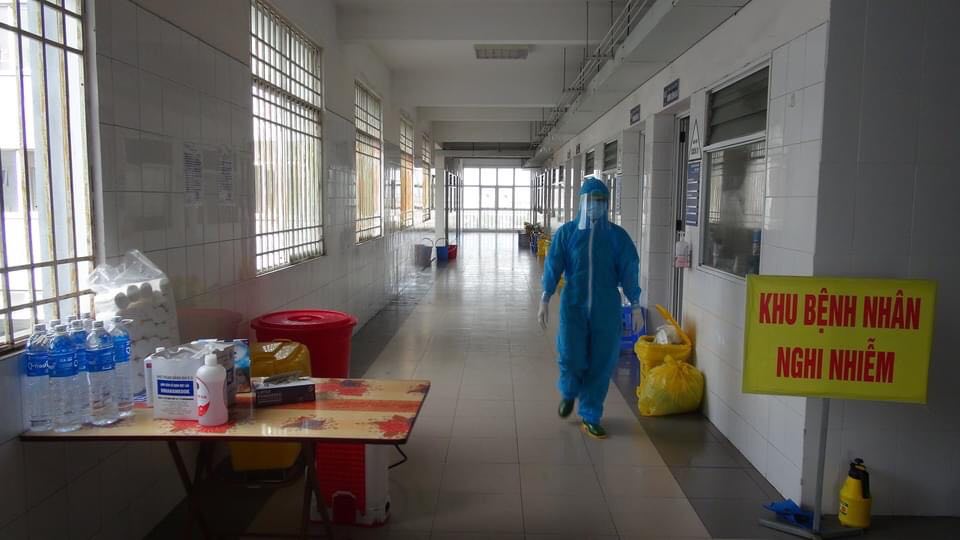 Một người đàn ông nhiễm COVID-19 tiên lượng nặng, nguy kịch - 1