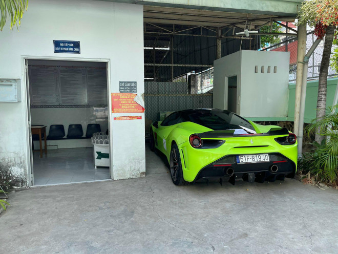 Thông tin mới nhất vụ nam thanh niên lái siêu xe Ferrari 488 GTB giá hơn 10 tỉ đồng bị tạm giữ - 2