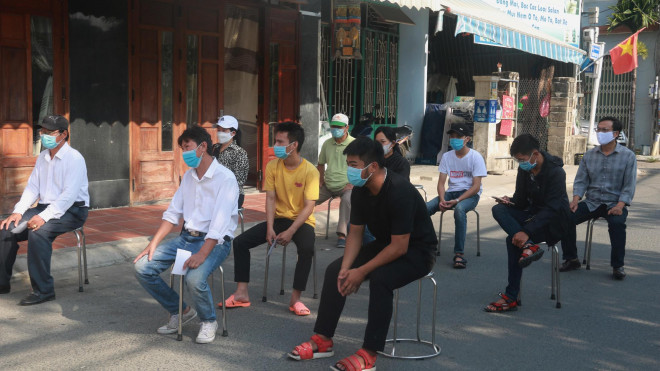 Xem cử tri Đà Nẵng diễn tập bầu cử trong điều kiện giả định dịch COVID-19 bùng phát - 2