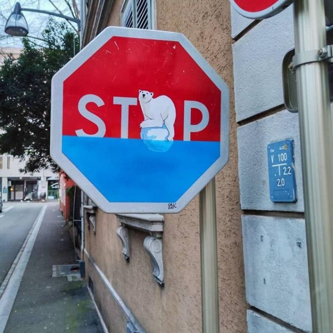 Những góc phố xấu xí trở nên đẹp lạ nhờ sáng tạo "lầy lội" của họa sĩ người Pháp - 21