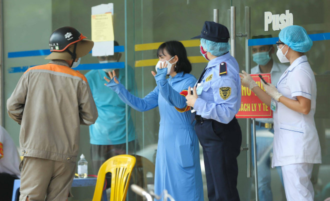 CLIP: Phong toả tòa nhà chung cư Đại Thanh có ca dương tính SARS-CoV-2 phức tạp - 13