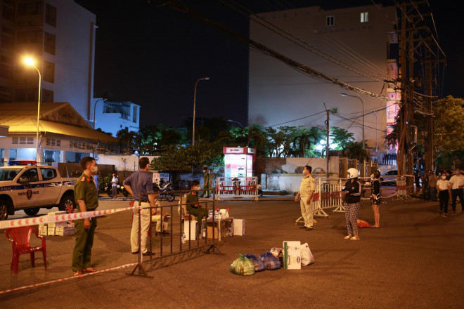 Đà Nẵng: Hơn 30 ca nghi nhiễm Covid-19, phong tỏa khẩn cấp KCN An Đồn trong đêm - 2