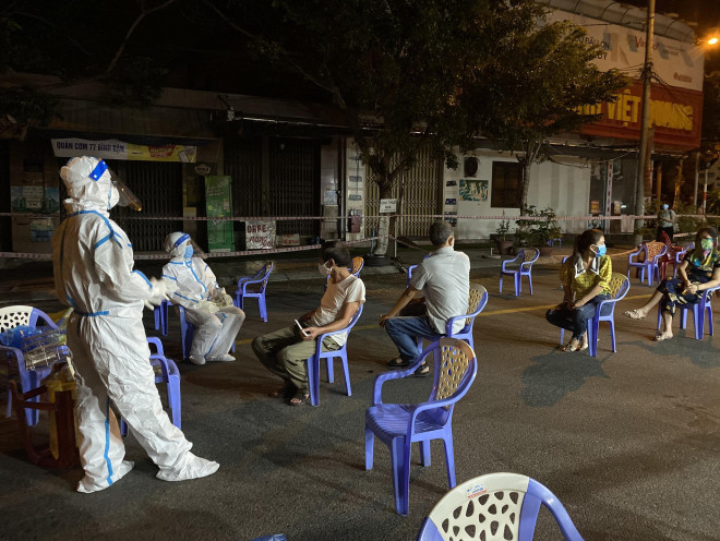 Đà Nẵng: Hơn 30 ca nghi nhiễm Covid-19, phong tỏa khẩn cấp KCN An Đồn trong đêm - 6